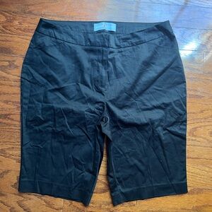 Avenue Studio Black Shorts with Elastic Waist